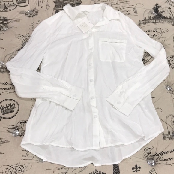 BeachLunchLounge Apple Back Pleat Button Front Shirt - Picture 4 of 7